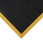 Tapis de sécurité nitrile noir avec bordures jaunes WorkSafe Senso pour centre d'usinage NEBULASOL