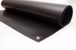 Tapis ESD caoutchouc sol noir 3mm avec fiche de mise à la terre 10mm NEBULASOL