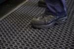 Caillebotis antidérapant R13 haute sécurité nitrile carbure de silicium