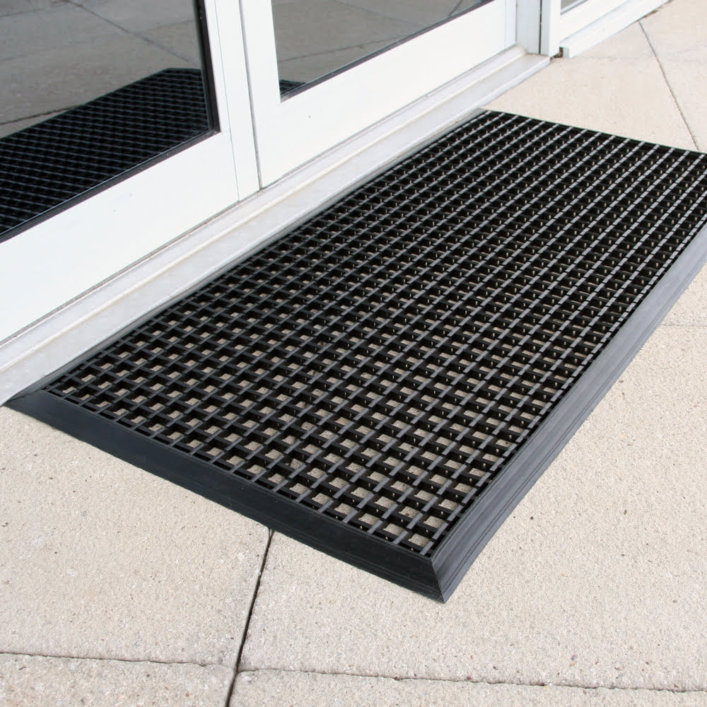 Tapis caillebotis extérieur grattant Entramat en PVC drainant avec bords biseautés Nebulasol Tapis caillebotis extérieur grattant Entramat en PVC drainant avec bords biseautés Nebulasol